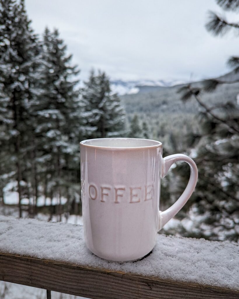 Coffee and a view of Wenatchee River at Das Tree Haus