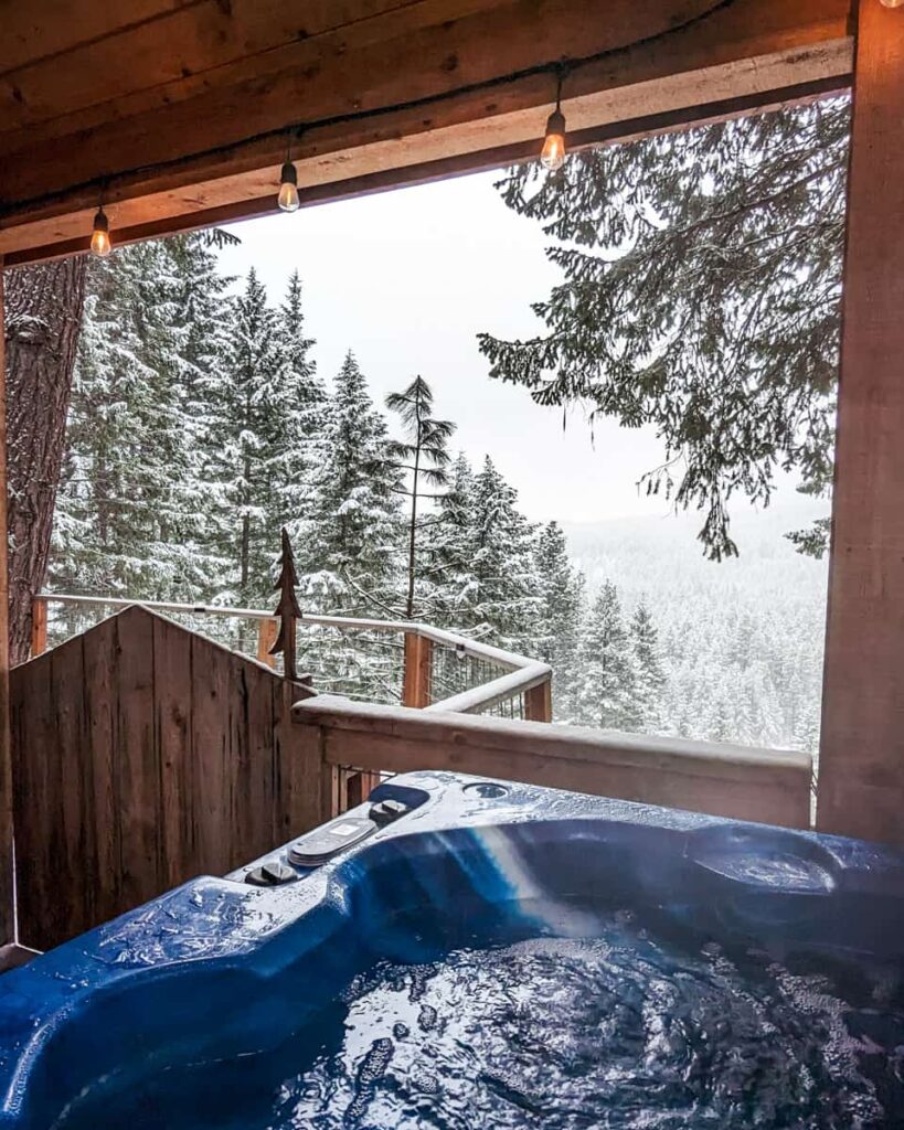 Hot tub at Das Tree Haus